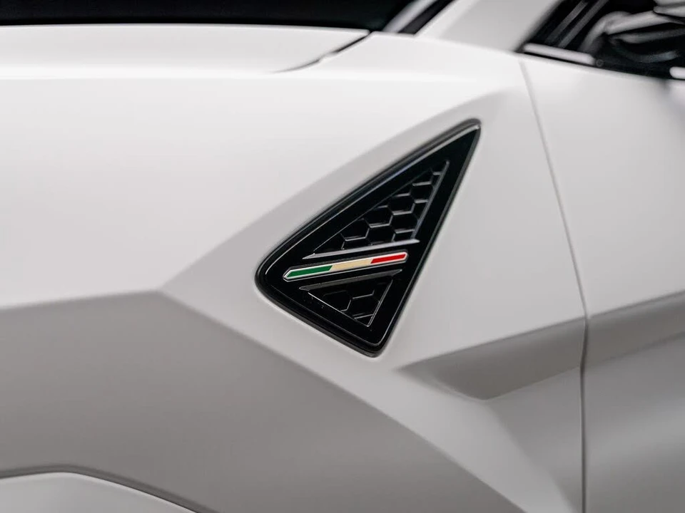 2022 Lamborghini Urus - Image 27 of 31