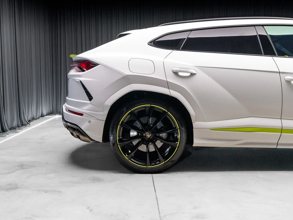 2022 Lamborghini Urus - Image 31 of 31