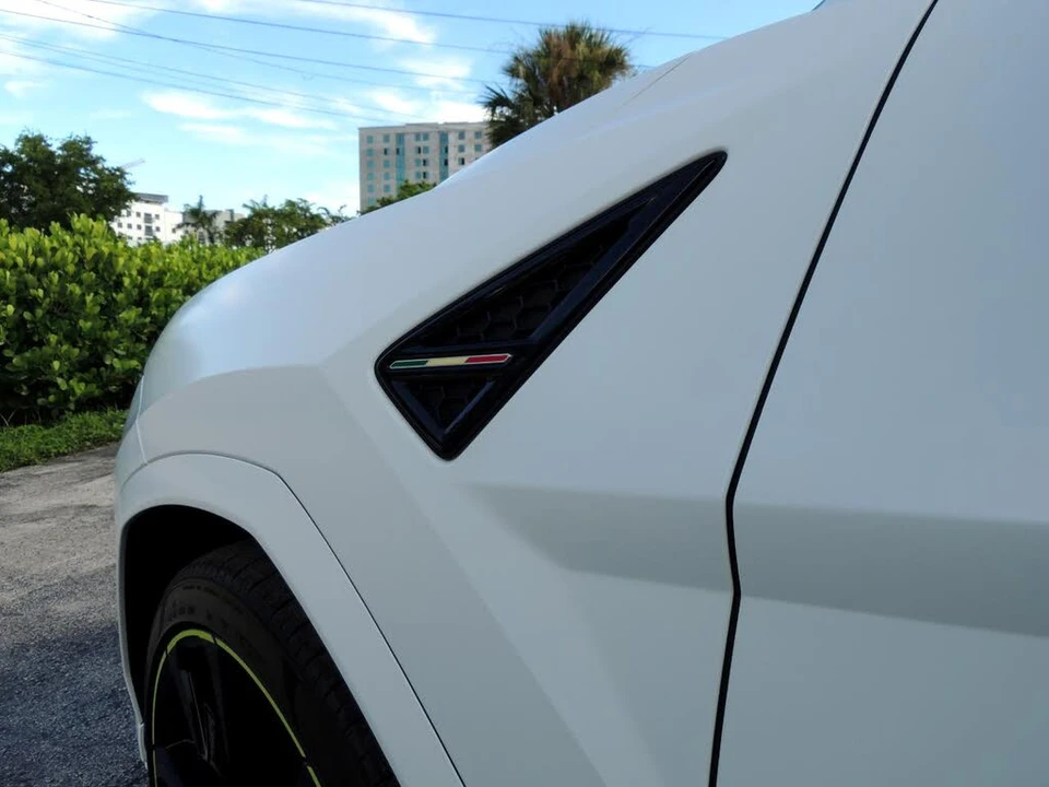 2022 Lamborghini Urus - Image 15 of 31