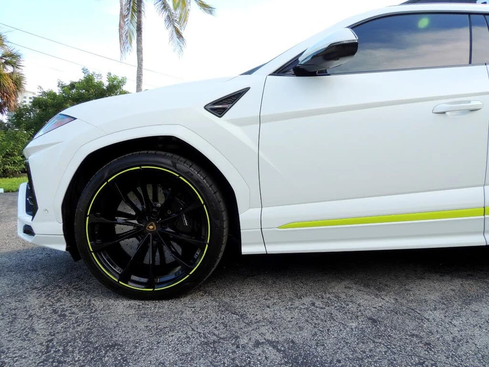 2022 Lamborghini Urus - Image 16 of 31