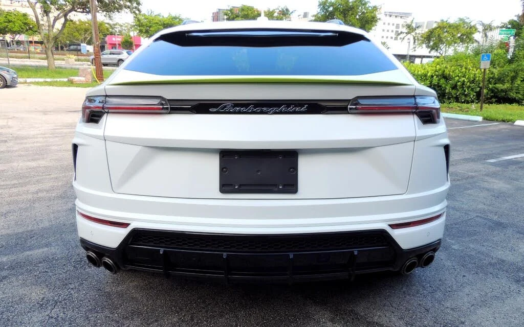 2022 Lamborghini Urus - Image 4 of 31