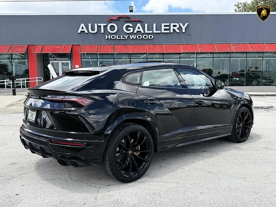 2022 Lamborghini Urus - Image 2 of 24