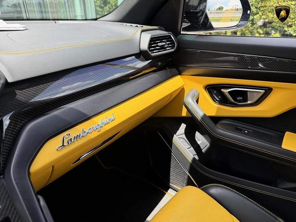 2022 Lamborghini Urus - Image 21 of 24