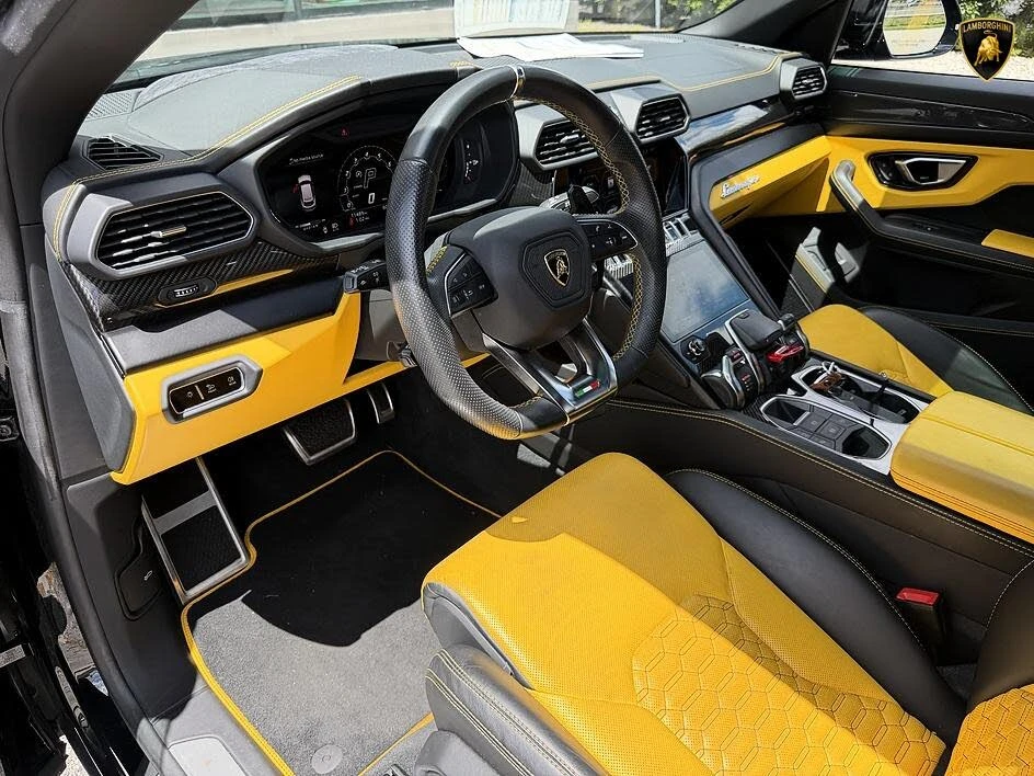 2022 Lamborghini Urus - Image 17 of 24
