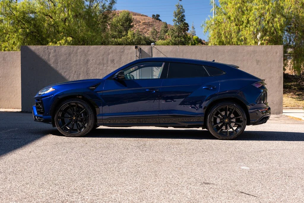 2022 Lamborghini Urus - Image 8 of 30