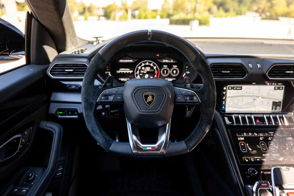 2022 Lamborghini Urus - Image 24 of 30
