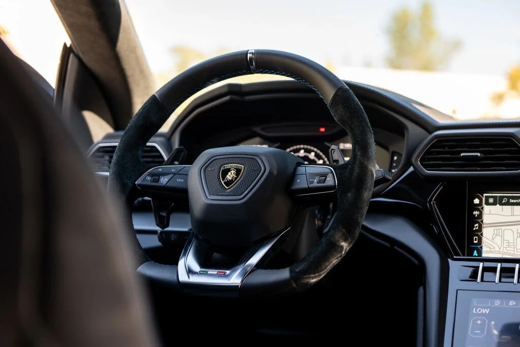 2022 Lamborghini Urus - Image 23 of 30