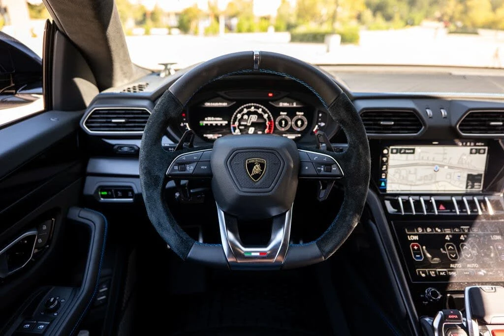 2022 Lamborghini Urus - Image 24 of 30