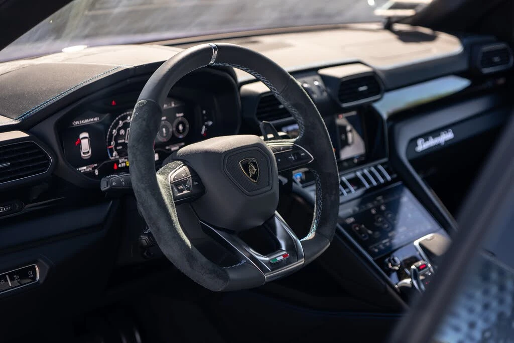 2022 Lamborghini Urus - Image 16 of 30
