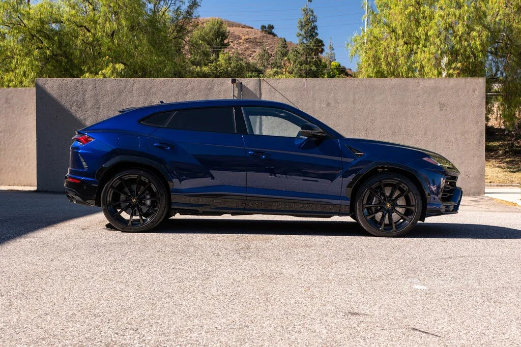 2022 Lamborghini Urus - Image 4 of 30