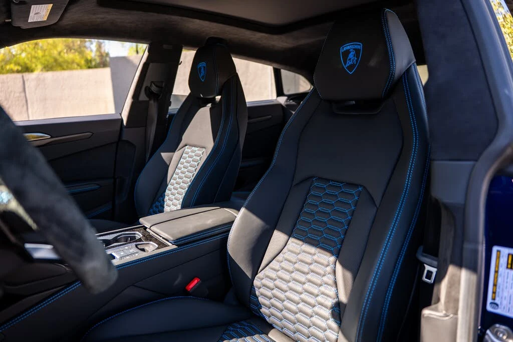 2022 Lamborghini Urus - Image 18 of 30
