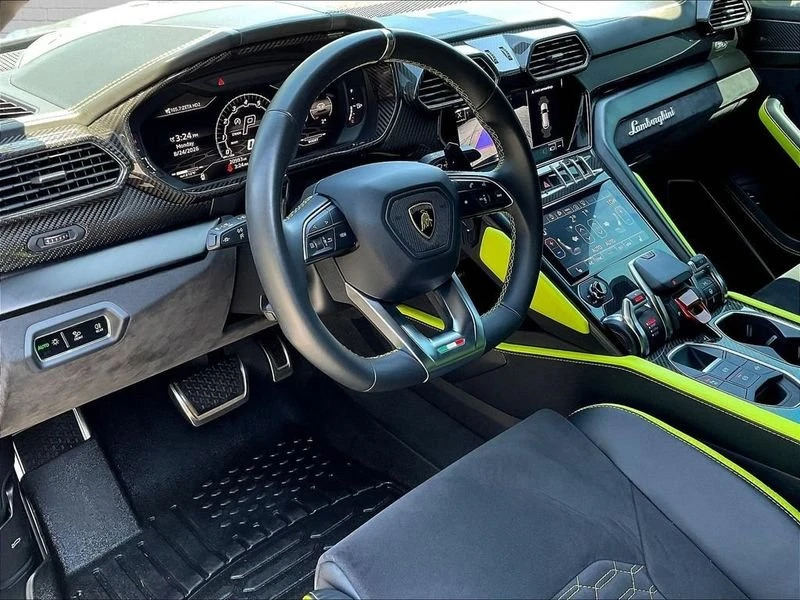 2022 Lamborghini Urus - Image 16 of 19
