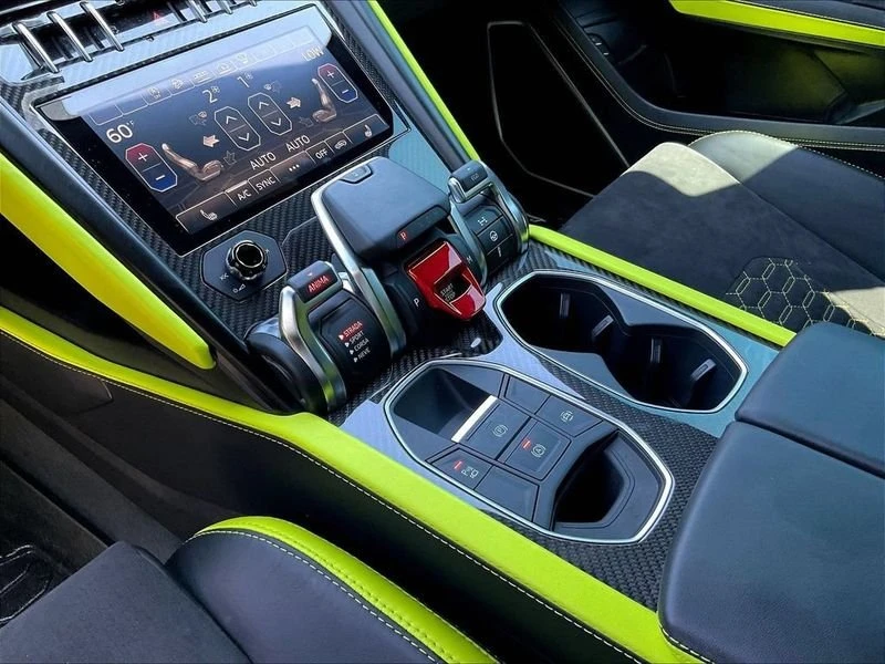 2022 Lamborghini Urus - Image 17 of 19