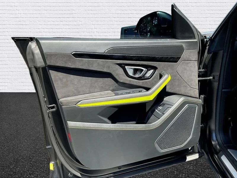 2022 Lamborghini Urus - Image 19 of 19