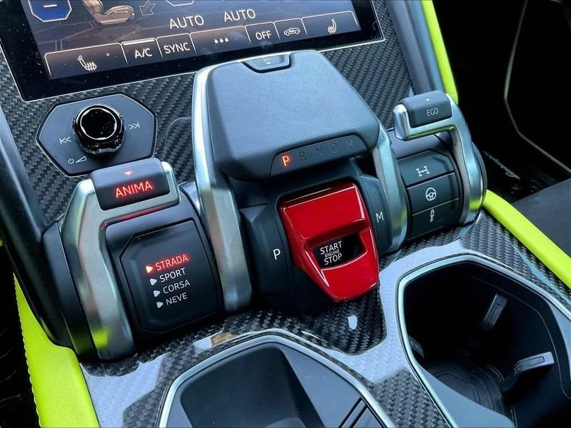 2022 Lamborghini Urus - Image 15 of 19