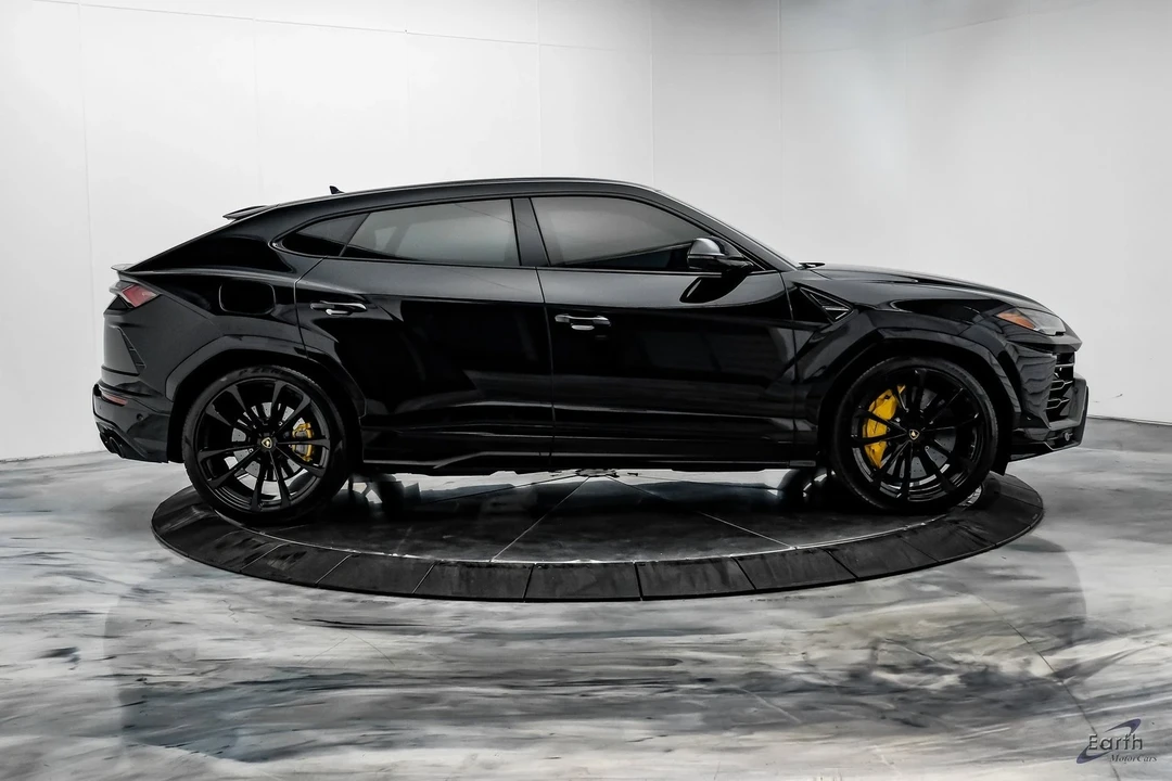 2022 Lamborghini Urus - Image 18 of 21