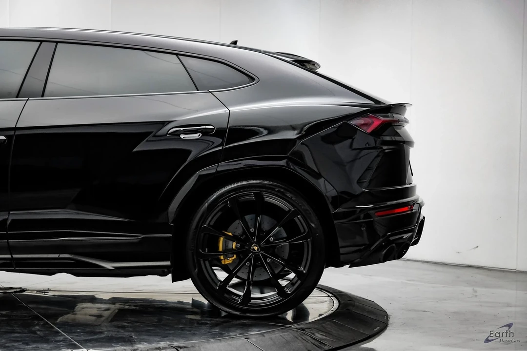 2022 Lamborghini Urus - Image 7 of 12