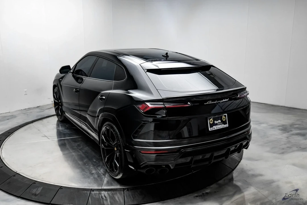 2022 Lamborghini Urus - Image 10 of 12