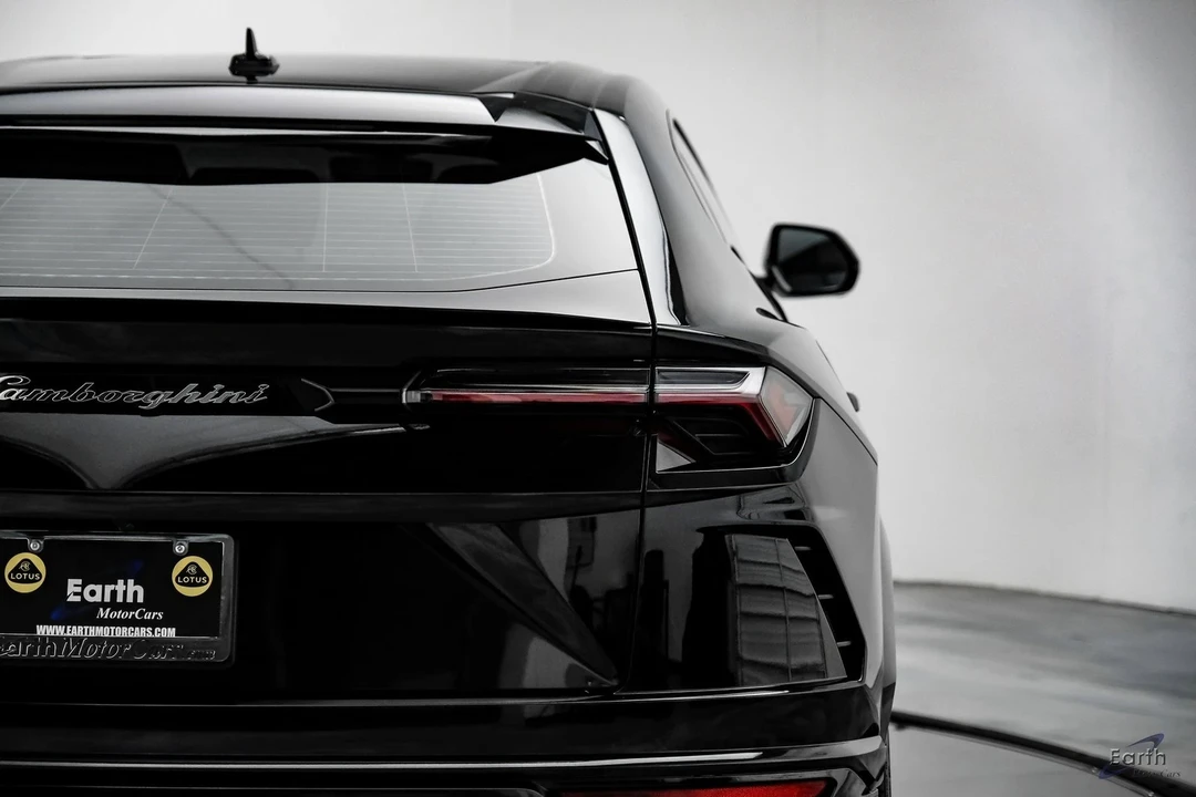 2022 Lamborghini Urus - Image 13 of 21