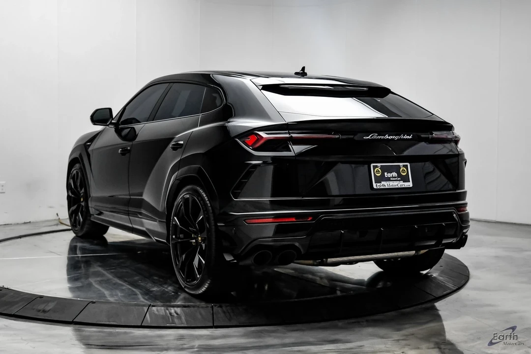 2022 Lamborghini Urus - Image 8 of 12
