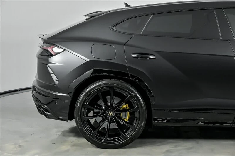 2022 Lamborghini Urus - Image 13 of 21