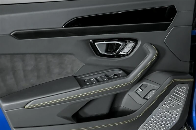 2022 Lamborghini Urus - Image 18 of 21