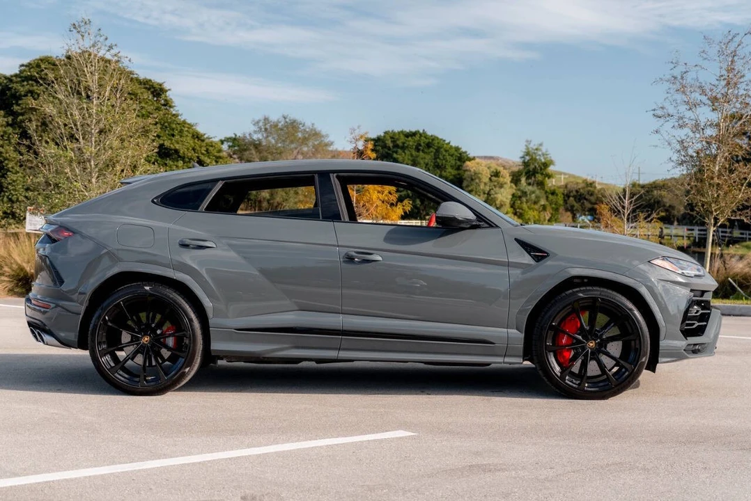 2022 Lamborghini Urus - Image 9 of 21