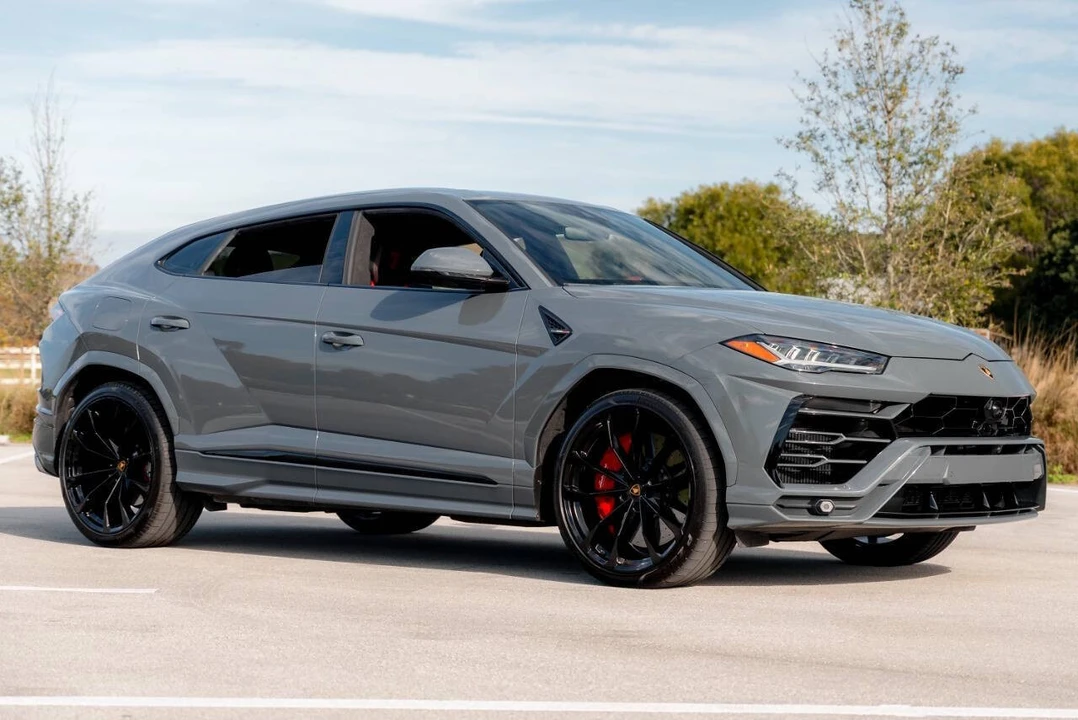 2022 Lamborghini Urus - Image 2 of 21