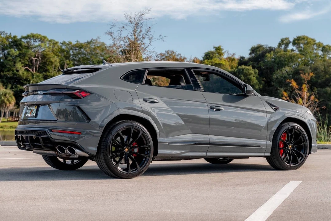 2022 Lamborghini Urus - Image 8 of 21