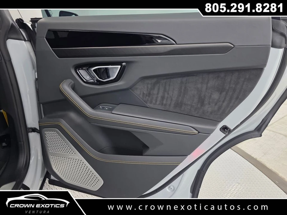 2022 Lamborghini Urus - Image 23 of 31