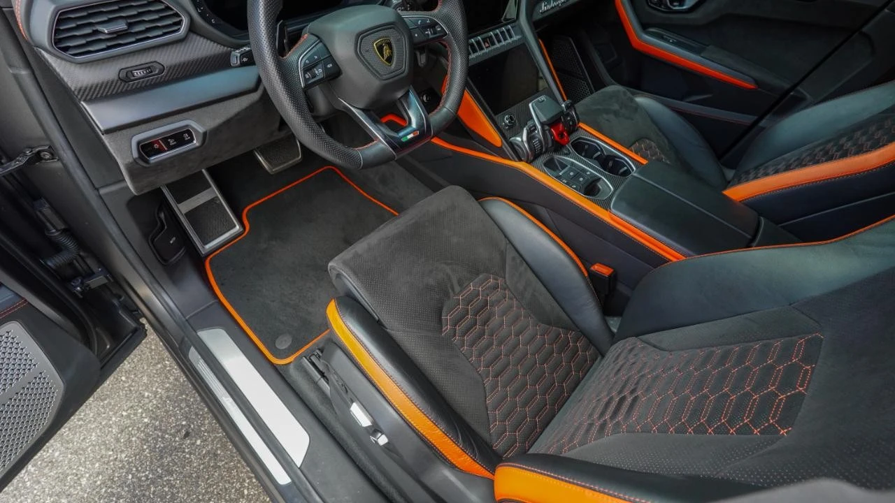 2022 Lamborghini Urus - Image 8 of 31