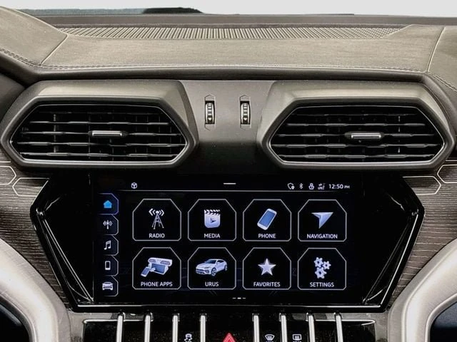 2022 Lamborghini Urus - Image 12 of 20