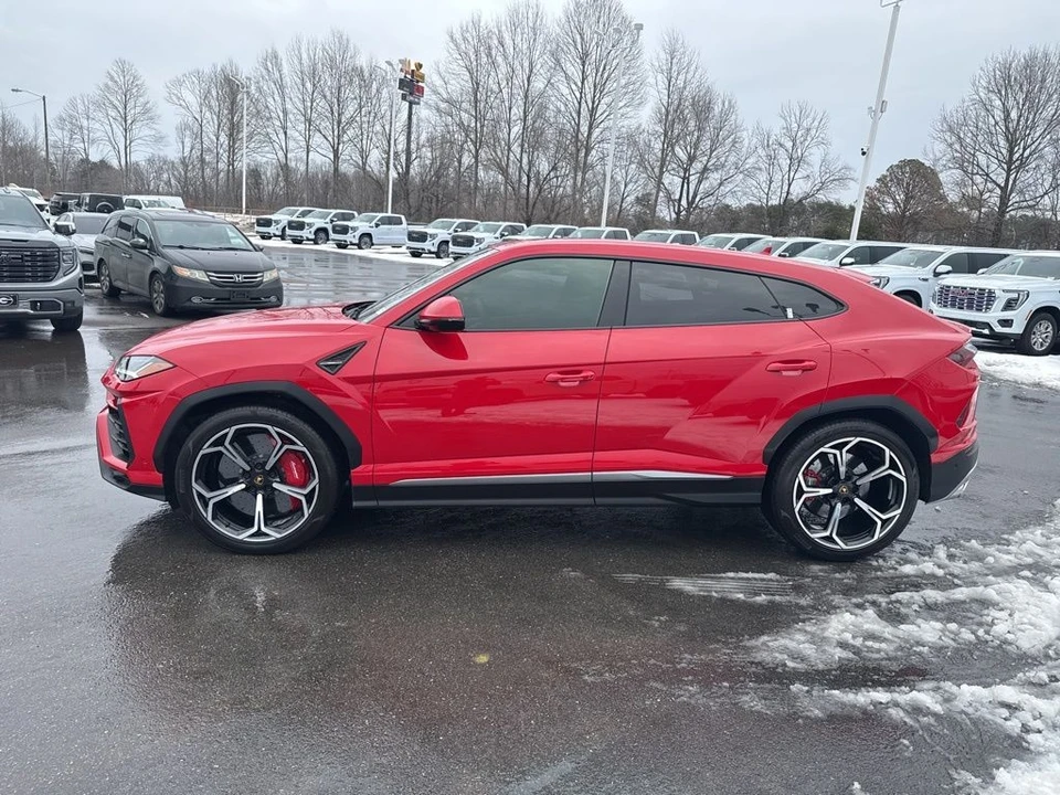 2022 Lamborghini Urus - Image 2 of 12