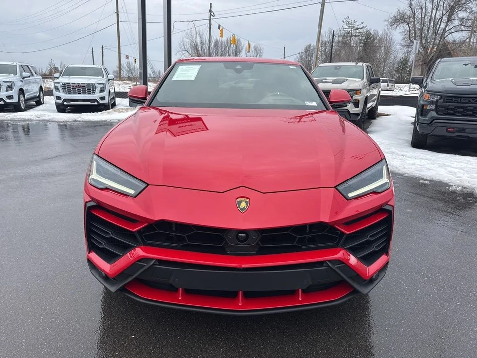 2022 Lamborghini Urus - Image 8 of 12
