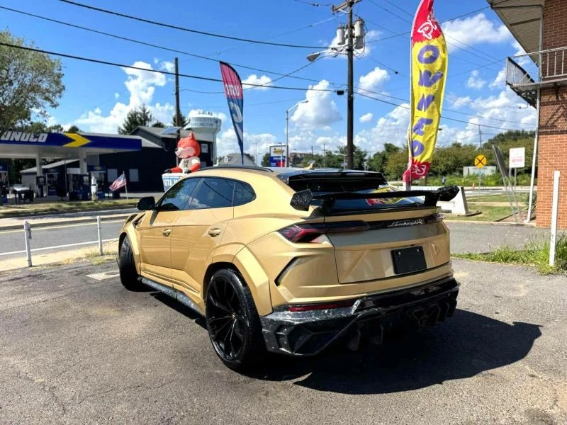 2022 Lamborghini Urus - Image 11 of 12
