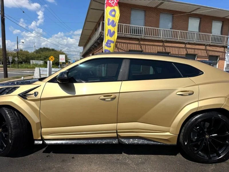 2022 Lamborghini Urus - Image 8 of 12