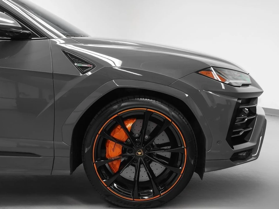 2022 Lamborghini Urus - Image 10 of 31