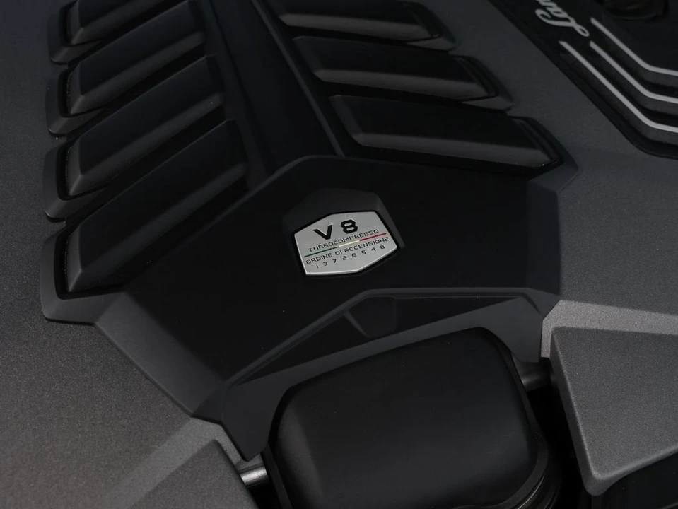 2022 Lamborghini Urus - Image 15 of 31