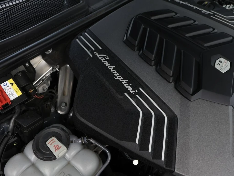 2022 Lamborghini Urus - Image 16 of 31