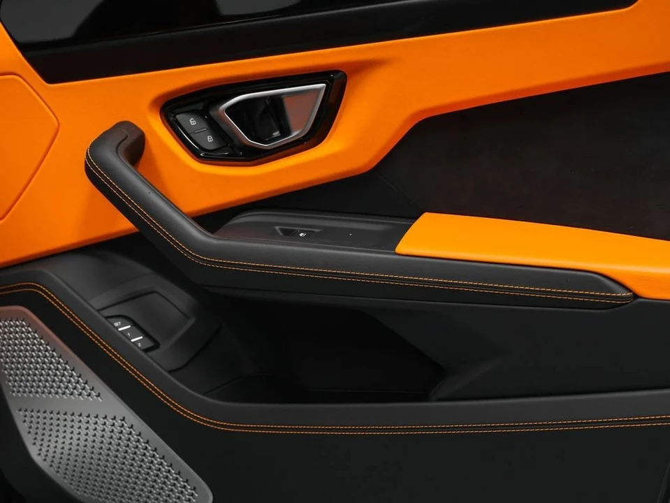 2022 Lamborghini Urus - Image 27 of 31