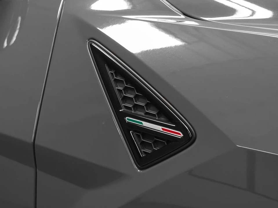 2022 Lamborghini Urus - Image 9 of 31