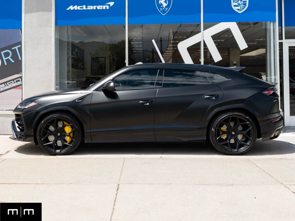 2022 Lamborghini Urus - Image 2 of 21
