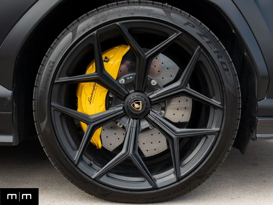 2022 Lamborghini Urus - Image 16 of 21