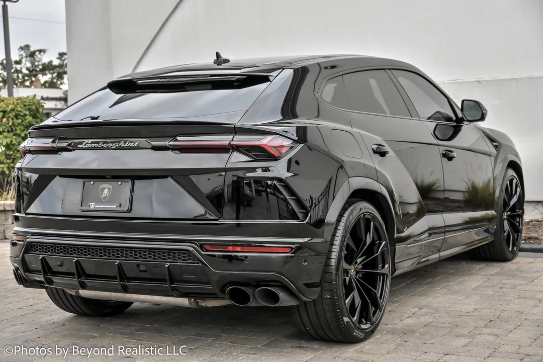 2022 Lamborghini Urus - Image 8 of 21