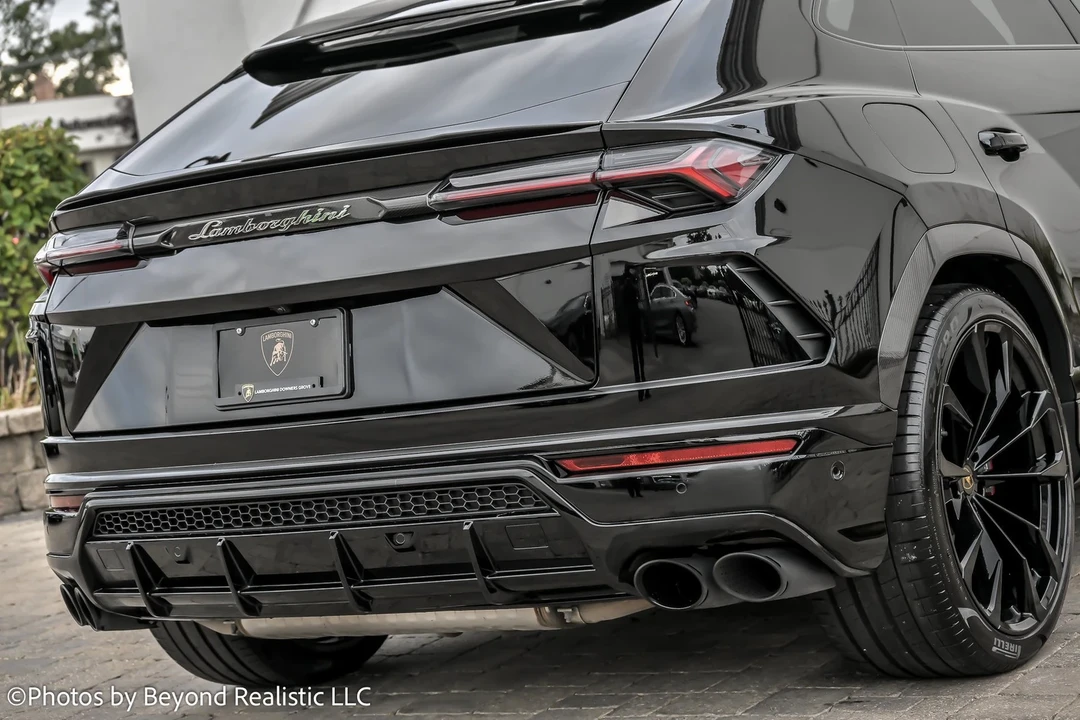 2022 Lamborghini Urus - Image 15 of 21