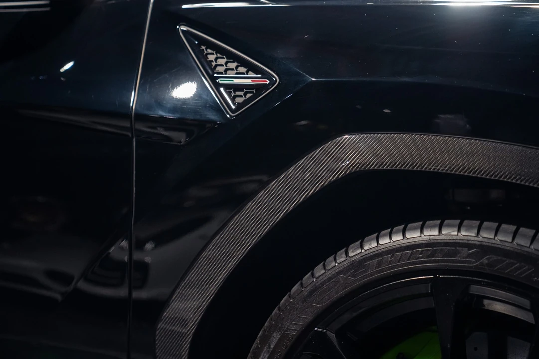 2022 Lamborghini Urus - Image 15 of 31