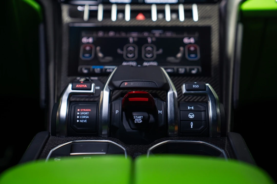 2022 Lamborghini Urus - Image 11 of 31