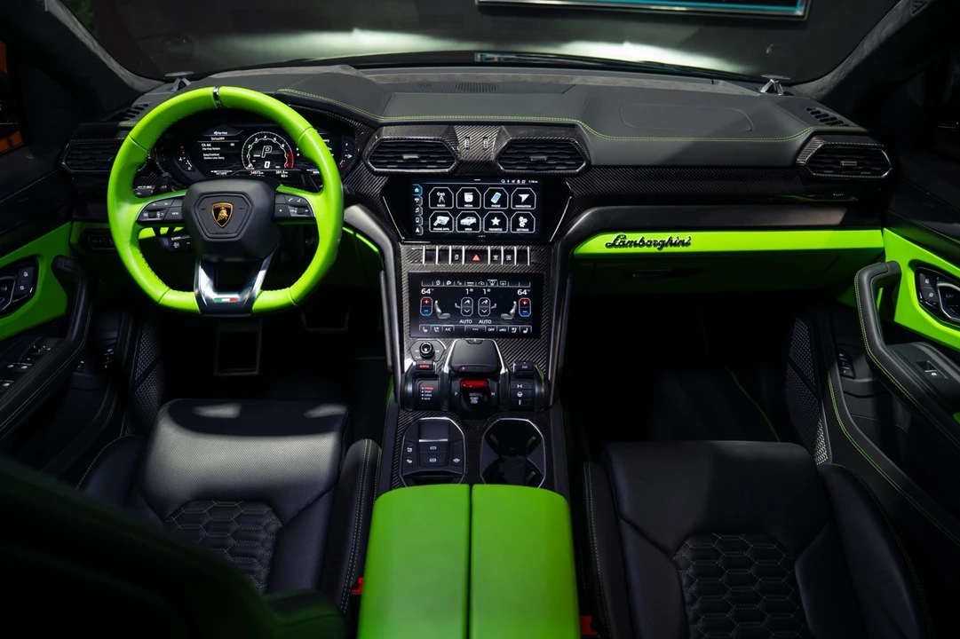 2022 Lamborghini Urus - Image 2 of 31