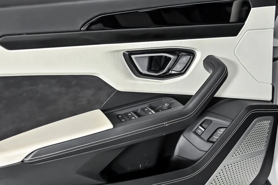 2022 Lamborghini Urus - Image 14 of 20