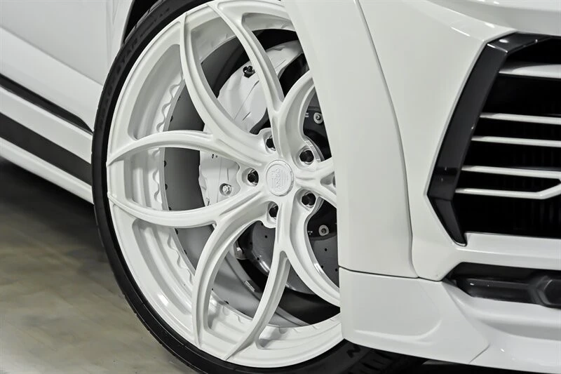 2022 Lamborghini Urus - Image 4 of 31